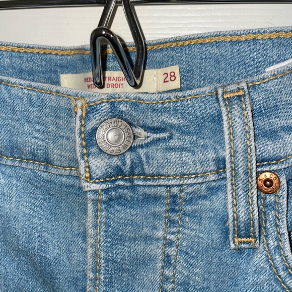 Levi’s Wedgie Straight Jeans - Picture 2 of 3